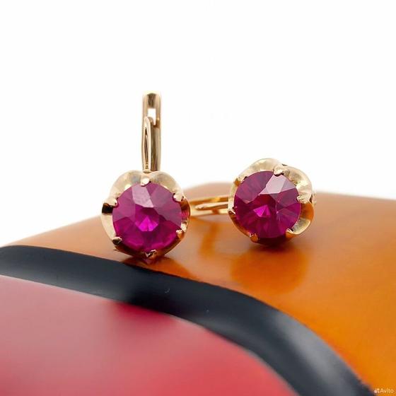 Золотые серьги с камнями 583пр. вес: 6,12гр