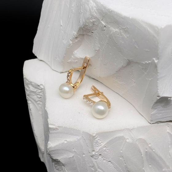 Золотые серьги с камнями 585пр. вес: 2,75гр