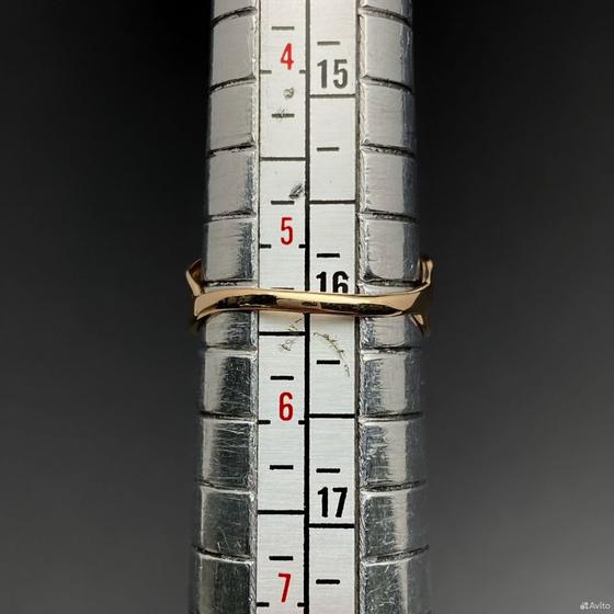 Золотое кольцо с камнями 585пр. размер: 16