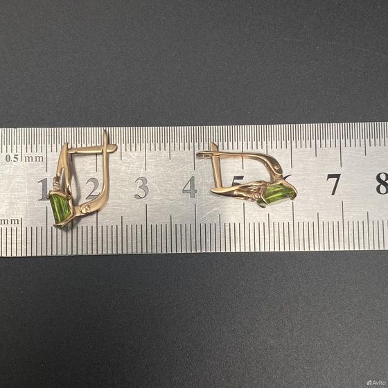 Золотые серьги с камнями 375пр. вес: 2,51гр