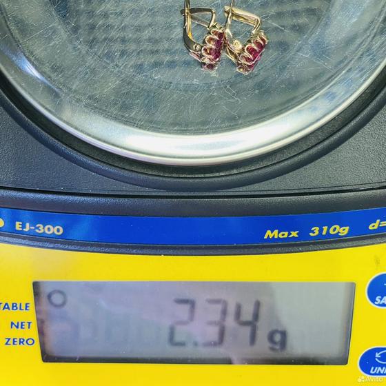 Золотые серьги с камнями 585пр. вес: 2,34гр