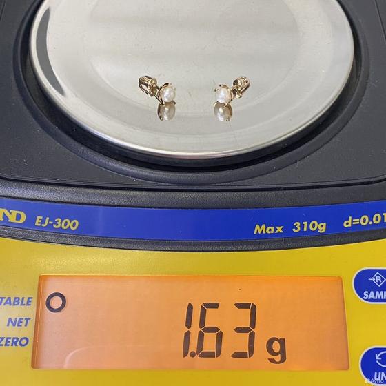 Золотые серьги с камнями 585пр. вес: 1,63гр