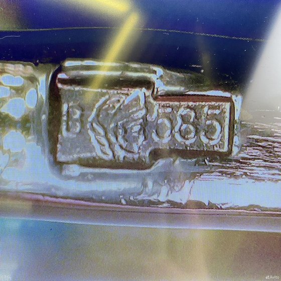 Золотое кольцо с камнями 585пр. размер: 16,9
