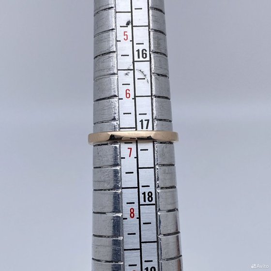 Золотое кольцо с камнем 585пр. размер: 17