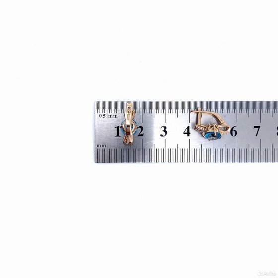 Золотые серьги с камнями 585пр. вес: 3,47гр
