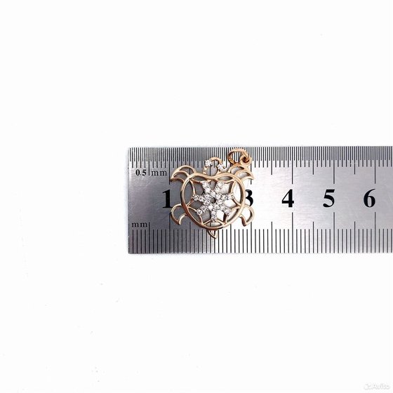 Золотая подвеска с камнями 585пр. вес: 1,99гр