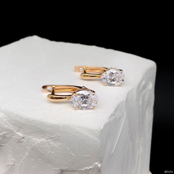 Золотые серьги с камнями 585пр. вес: 2,84гр