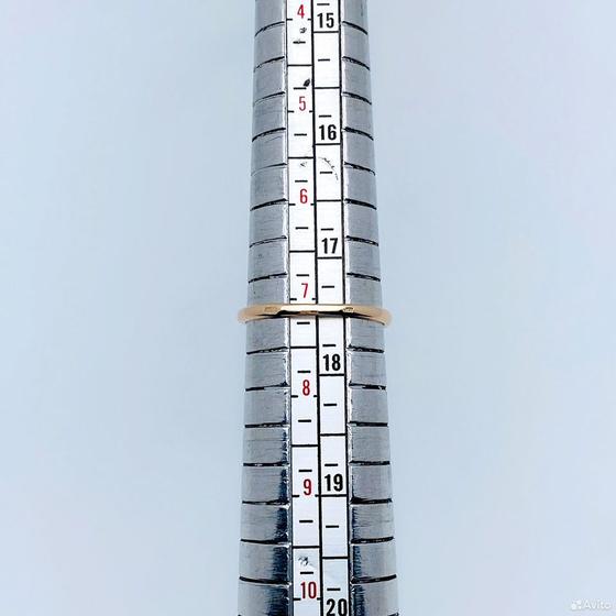 Золотое кольцо с камнями 585пр. размер: 17,5