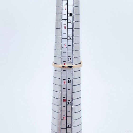 Золотое кольцо с камнями 585пр. размер: 18,2