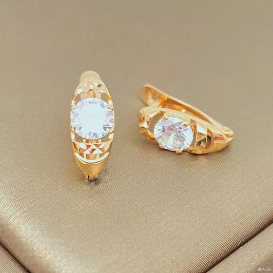 Золотые серьги с камнями 585пр. вес: 1,74гр