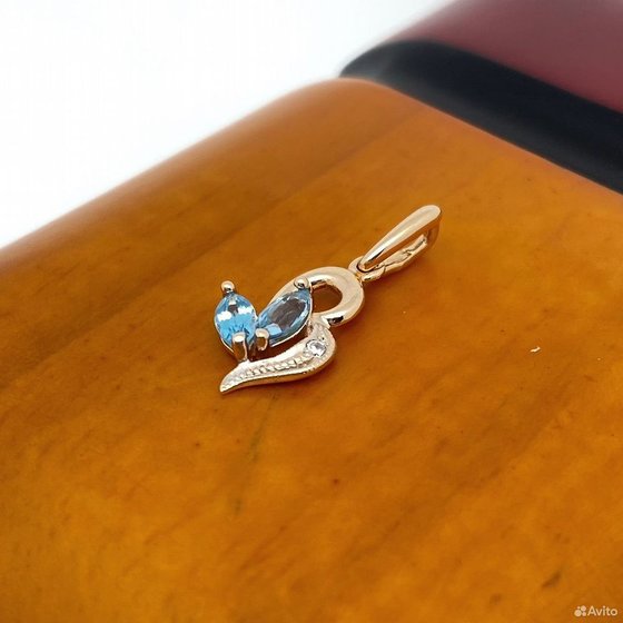 Золотая подвеска с камнями 585пр. вес: 0,83гр
