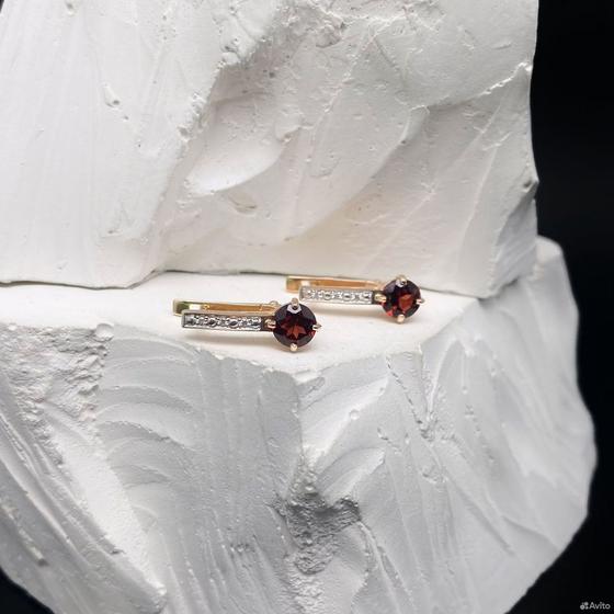 Золотые серьги с камнями 585пр. вес: 2,69гр