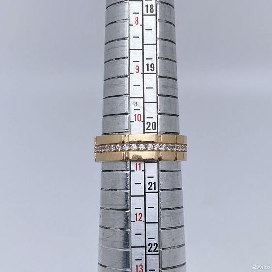Золотое кольцо с камнями 585пр. размер: 20,2