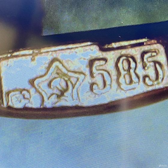 Золотая подвеска 585пр. вес: 1,27гр