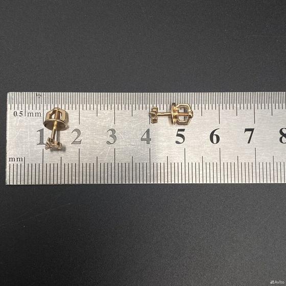 Золотые серьги с камнями 585пр. вес: 1,51гр