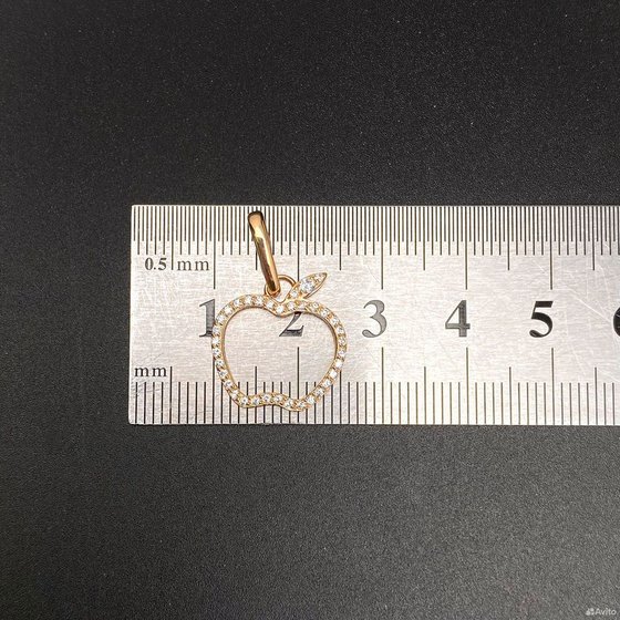 Золотая подвеска с камнями 585пр. вес: 0,98гр