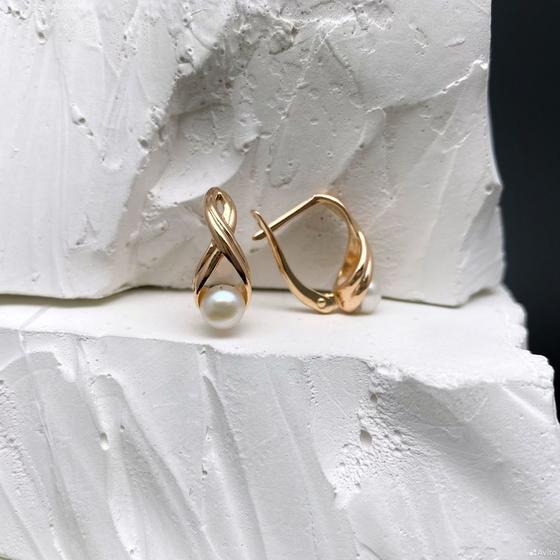 Золотые серьги с камнями 585пр. вес: 3,39гр