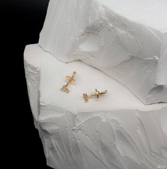 Золотые серьги с камнями 585пр. вес: 1,51гр