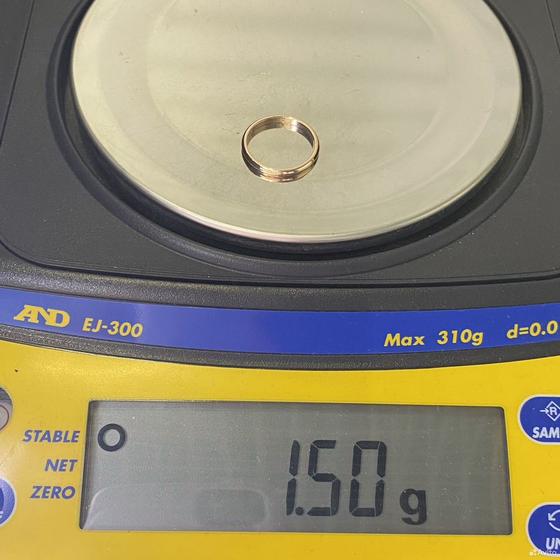 Золотое кольцо 585пр. вес: 1,50гр. размер: 16
