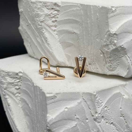 Золотые серьги с бриллиантами 585пр. вес: 1,22гр