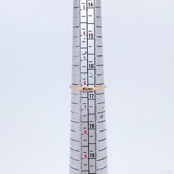 Золотое кольцо с камнями 585пр. размер: 16,7