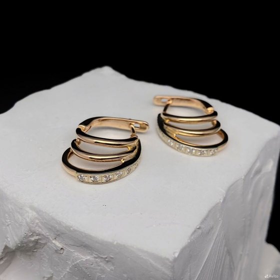 Золотые серьги с камнями 585пр. вес: 6,65гр