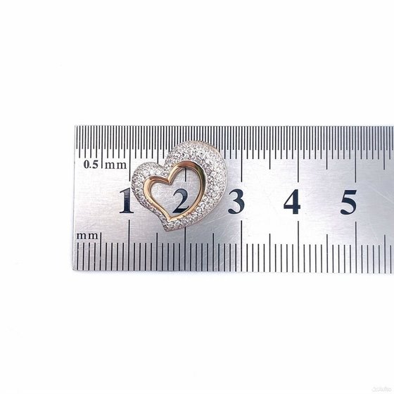 Золотая подвеска с камнями 585пр. вес: 1,58гр