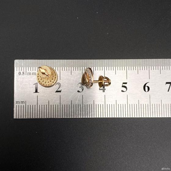 Золотые серьги с камнями 585пр. вес: 2,37гр