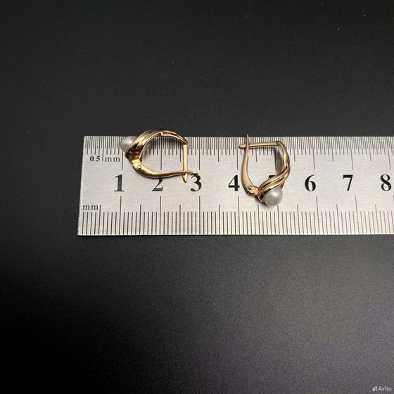 Золотые серьги с камнями 585пр. вес: 3,39гр