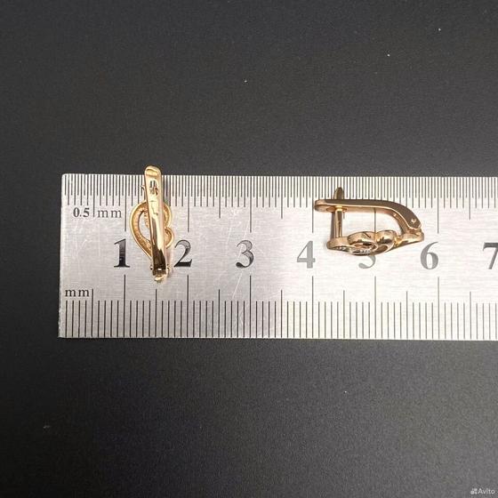 Золотые серьги с бриллиантами 585пр. вес: 3,14гр