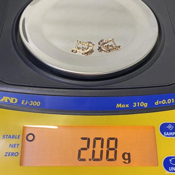 Золотые серьги с камнями 585пр. вес: 2,08гр