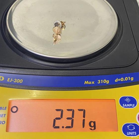 Золотые серьги с камнями 585пр. вес: 2,37гр