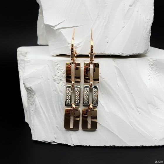 Золотые серьги с камнями 585пр. вес: 7,40гр