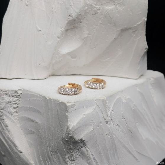 Золотые серьги с камнями 585пр. вес: 1,39гр