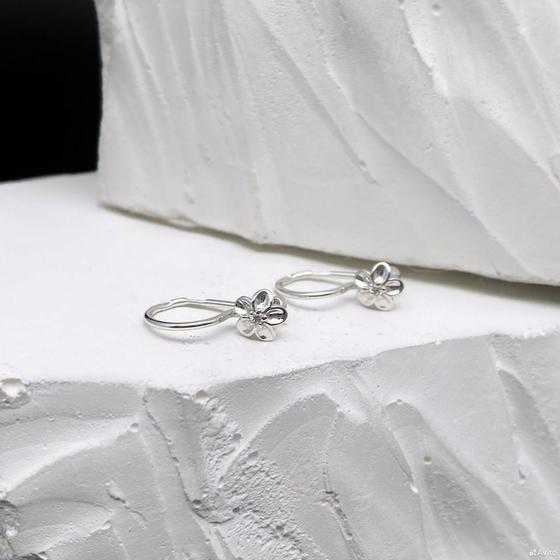 Золотые серьги с бриллиантами 585пр. вес: 0,85гр