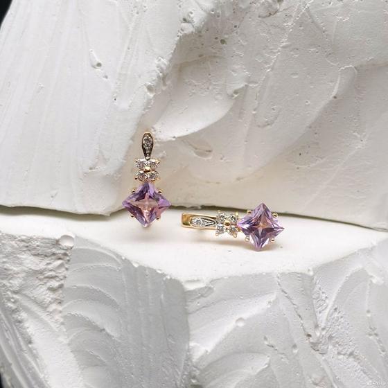 Золотые серьги с камнями 585пр. вес: 2,08гр