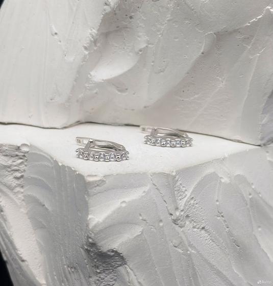 Золотые серьги с камнями 585пр. вес: 1,21гр