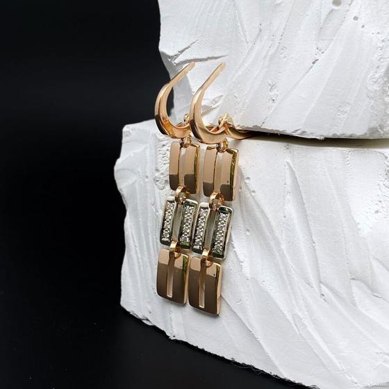 Золотые серьги с камнями 585пр. вес: 7,40гр