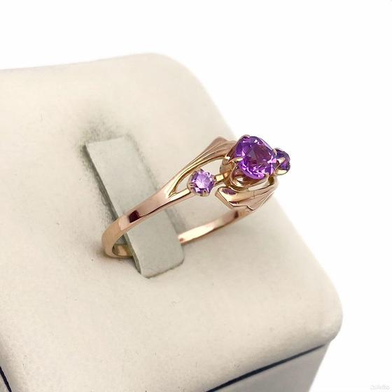 Золотое кольцо с камнями 583пр. размер: 19,9