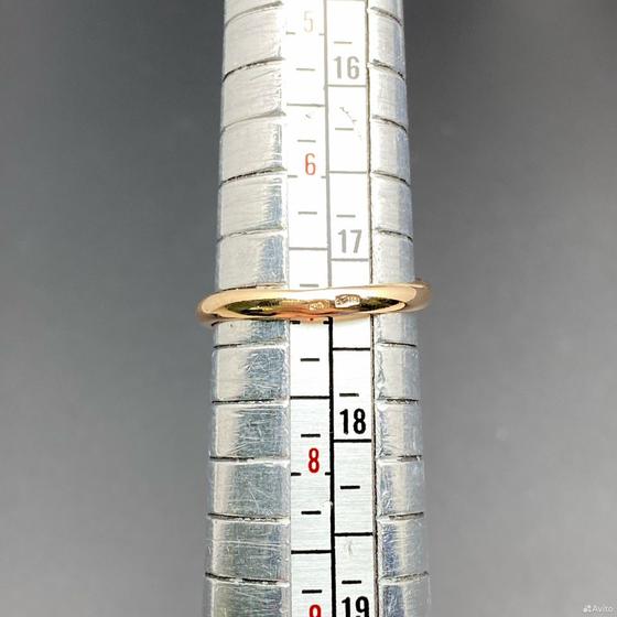 Золотое кольцо с камнями 585пр. размер: 17,3