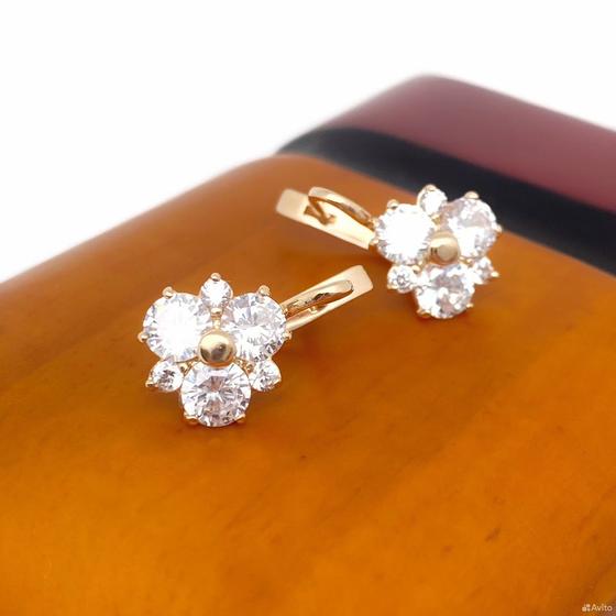 Золотые серьги с камнями 585пр. вес: 3,65гр