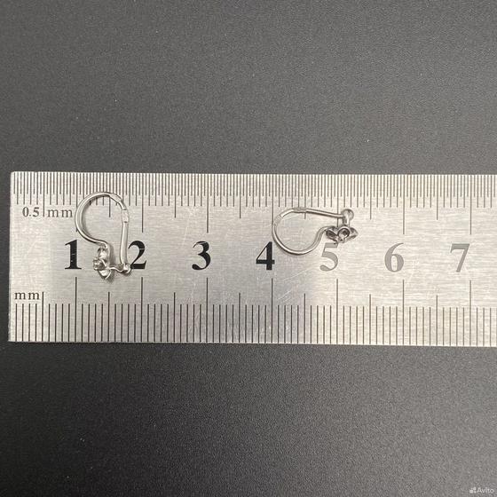 Золотые серьги с бриллиантами 585пр. вес: 0,85гр