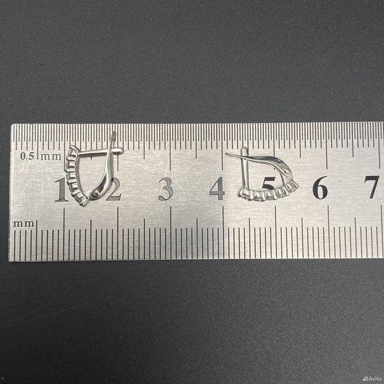 Золотые серьги с камнями 585пр. вес: 1,21гр