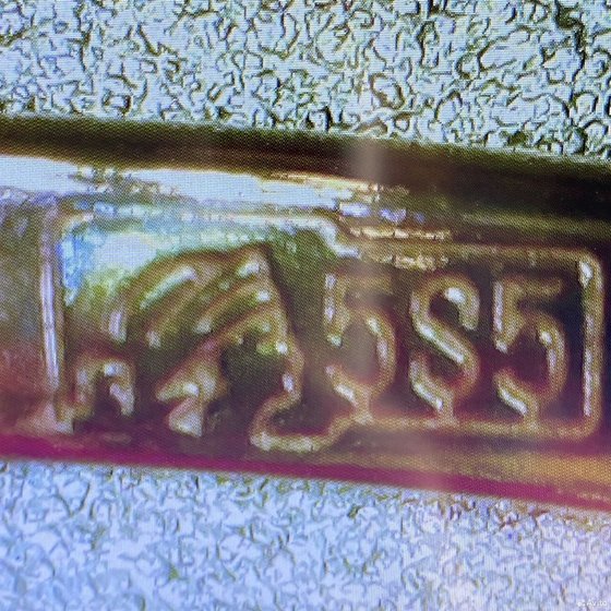 Золотое кольцо с камнями 585пр. размер: 15,9