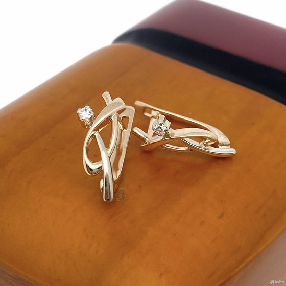 Золотые серьги с бриллиантами 585пр. вес: 2,70гр