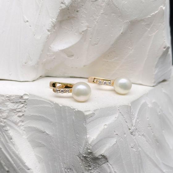 Золотые серьги с камнями 585пр. вес: 2,75гр