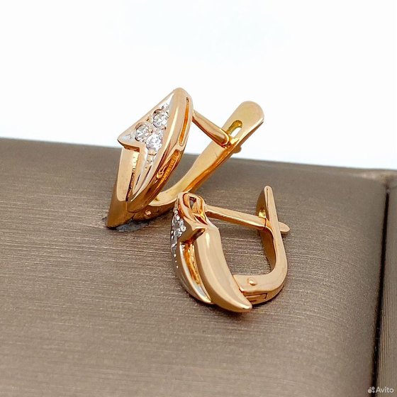 Золотые серьги с камнями 585пр. вес: 3,83гр