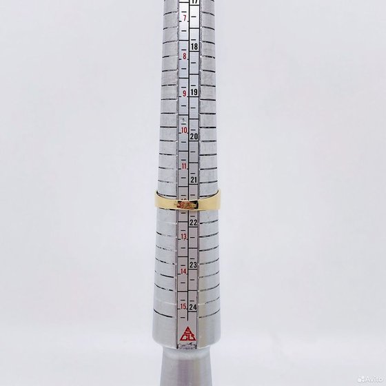 Золотое кольцо с камнем 585пр. размер: 21,5