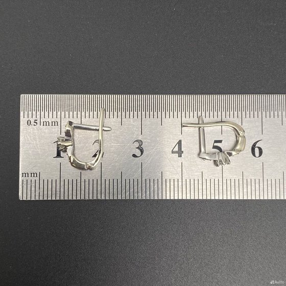 Золотые серьги с бриллиантами 585пр. вес: 1,84гр