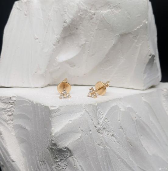 Золотые серьги с камнями 585пр. вес: 1,51гр